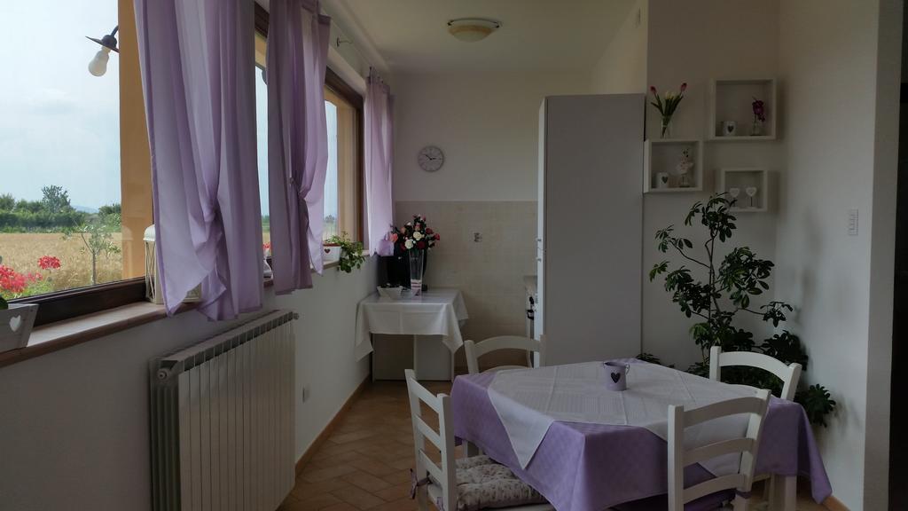 B&B Le Rose Spello Δωμάτιο φωτογραφία