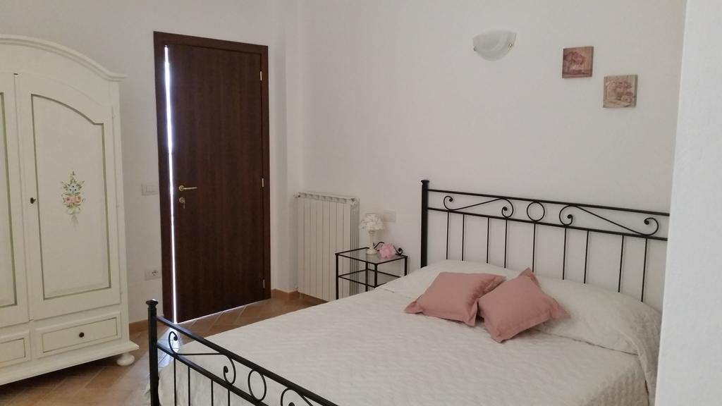 B&B Le Rose Spello Δωμάτιο φωτογραφία